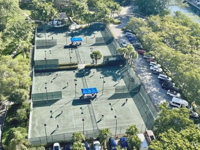 3-bedroom condo for sale in Aventura - 2000 Island Blvd 1801 - MondialRealty