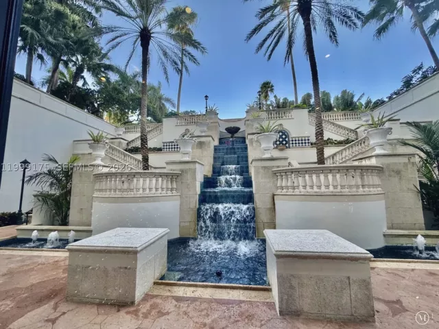 3-bedroom condo for sale in Aventura - 2000 Island Blvd 1801 - MondialRealty