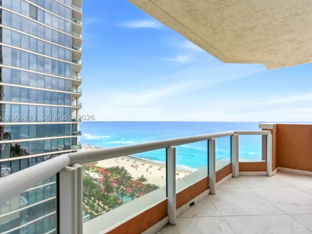 3-bedroom condo for rent in Sunny Isles Beach - 17875 Collins Ave 1501 - MondialRealty