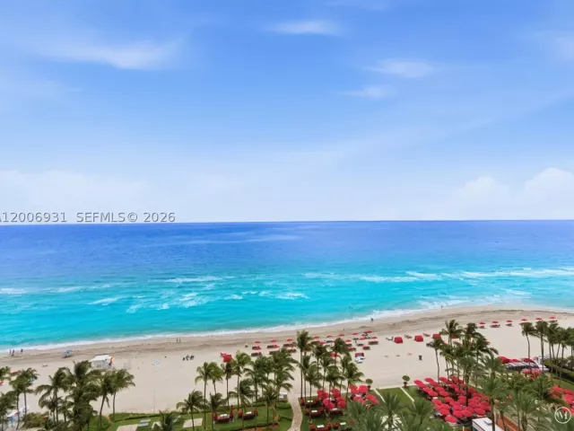 3-bedroom condo for rent in Sunny Isles Beach - 17875 Collins Ave 1501 - MondialRealty