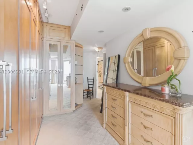 3-bedroom condo for rent in Sunny Isles Beach - 17875 Collins Ave 1501 - MondialRealty