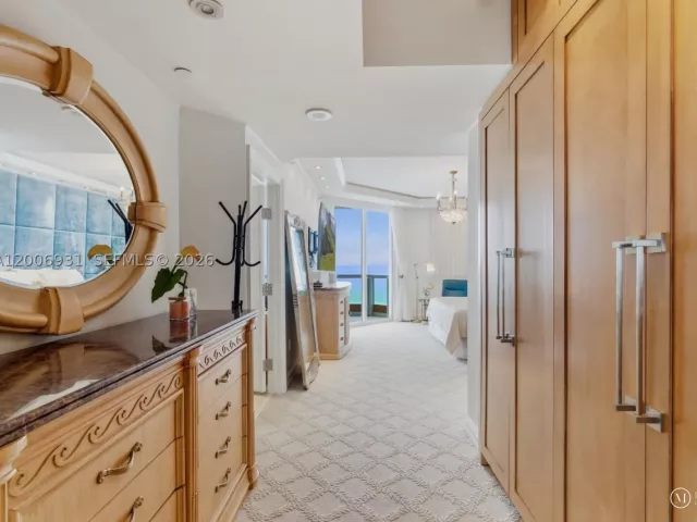 3-bedroom condo for rent in Sunny Isles Beach - 17875 Collins Ave 1501 - MondialRealty