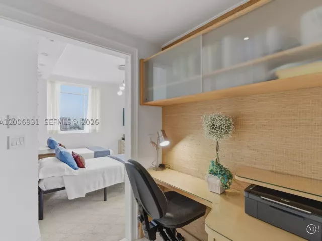 3-bedroom condo for rent in Sunny Isles Beach - 17875 Collins Ave 1501 - MondialRealty