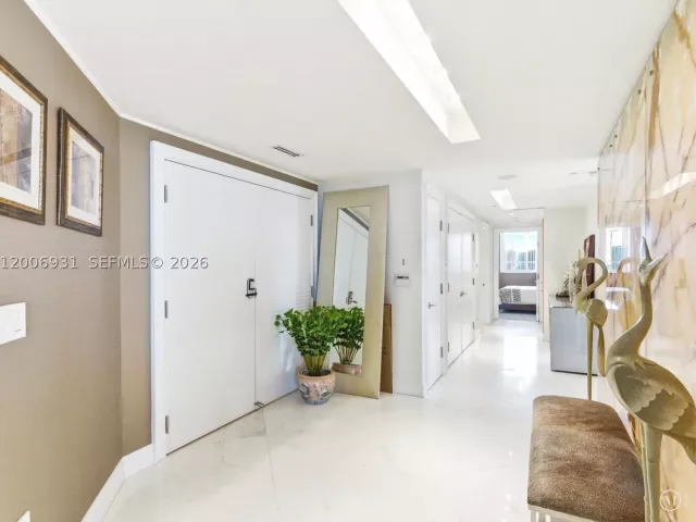 3-bedroom condo for rent in Sunny Isles Beach - 17875 Collins Ave 1501 - MondialRealty