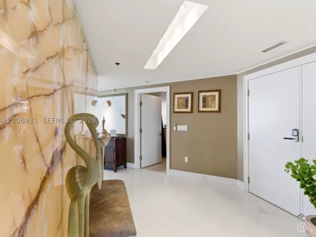 3-bedroom condo for rent in Sunny Isles Beach - 17875 Collins Ave 1501 - MondialRealty