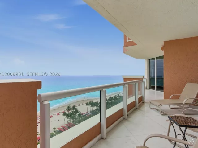 3-bedroom condo for rent in Sunny Isles Beach - 17875 Collins Ave 1501 - MondialRealty