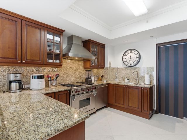 3-bedroom condo for rent in Sunny Isles Beach - 17875 Collins Ave 1501 - MondialRealty