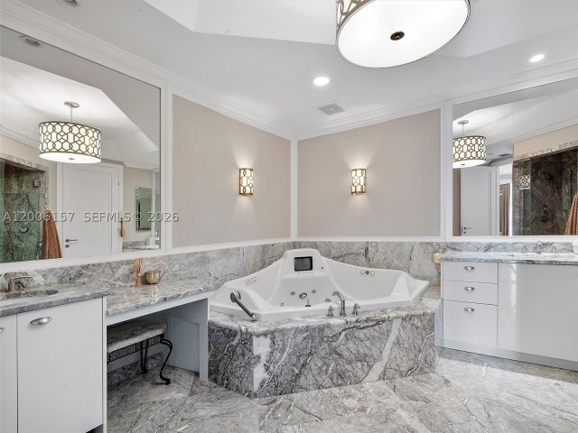 2-bedroom condo for sale in Sunny Isles Beach - 16047 Collins Ave 2602 - MondialRealty