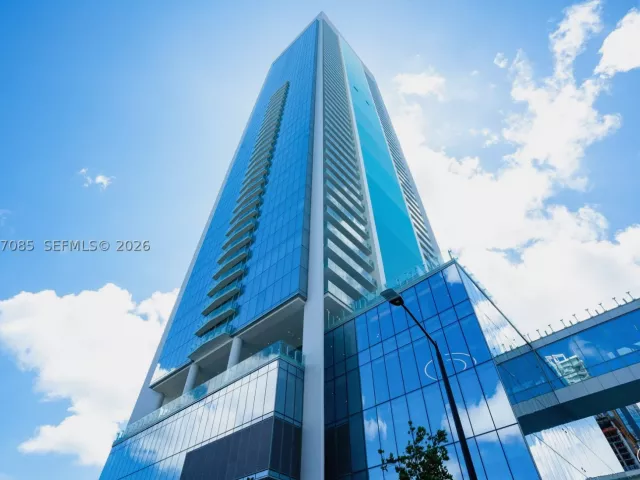 2-bedroom condo for sale in Miami - 700 NE 26th Ter 4206 - MondialRealty