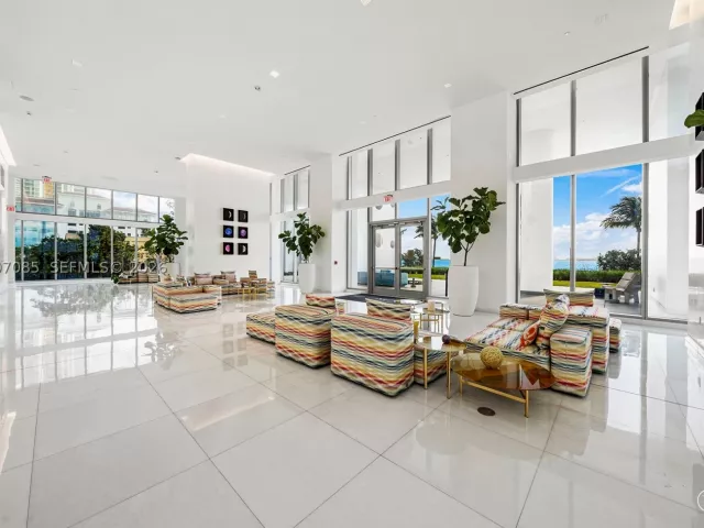 2-bedroom condo for sale in Miami - 700 NE 26th Ter 4206 - MondialRealty