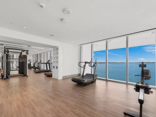 2-bedroom condo for sale in Miami - 700 NE 26th Ter 4206 - MondialRealty