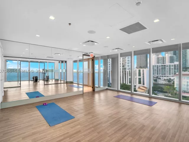2-bedroom condo for sale in Miami - 700 NE 26th Ter 4206 - MondialRealty