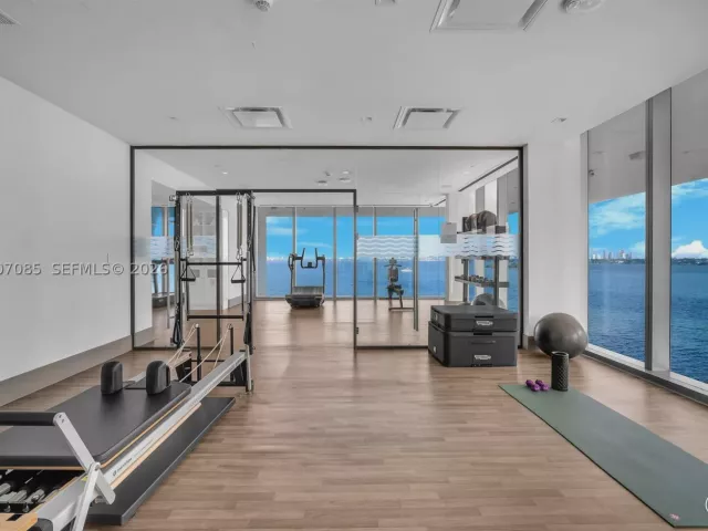 2-bedroom condo for sale in Miami - 700 NE 26th Ter 4206 - MondialRealty