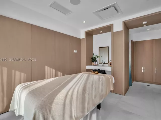 2-bedroom condo for sale in Miami - 700 NE 26th Ter 4206 - MondialRealty