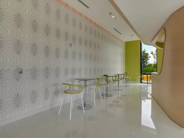 2-bedroom condo for sale in Miami - 501 NE 31st St 910 - MondialRealty