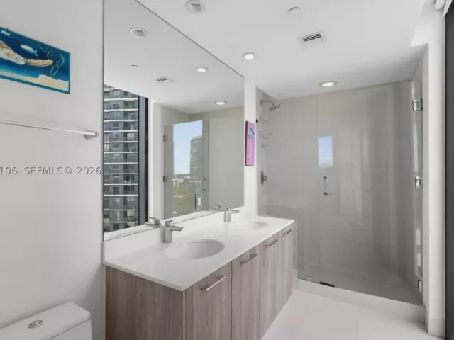 2-bedroom condo for sale in Miami - 501 NE 31st St 910 - MondialRealty