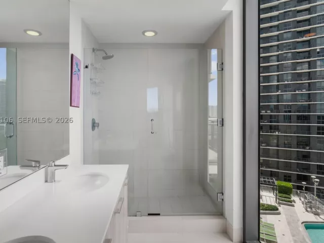 2-bedroom condo for sale in Miami - 501 NE 31st St 910 - MondialRealty