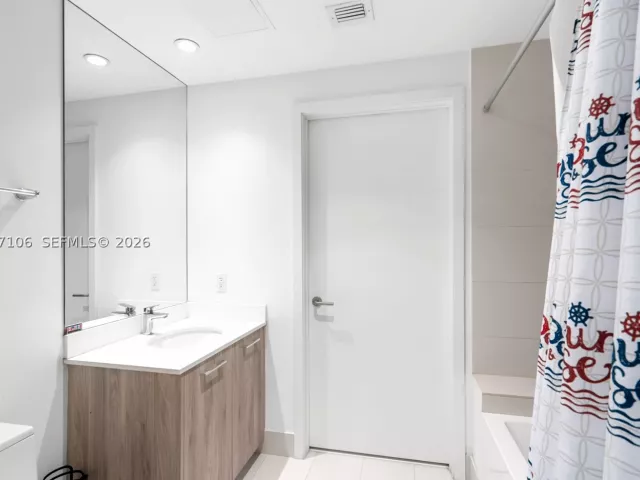 2-bedroom condo for sale in Miami - 501 NE 31st St 910 - MondialRealty