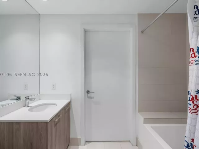 2-bedroom condo for sale in Miami - 501 NE 31st St 910 - MondialRealty