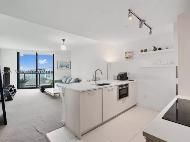 2-bedroom condo for sale in Miami - 501 NE 31st St 910 - MondialRealty