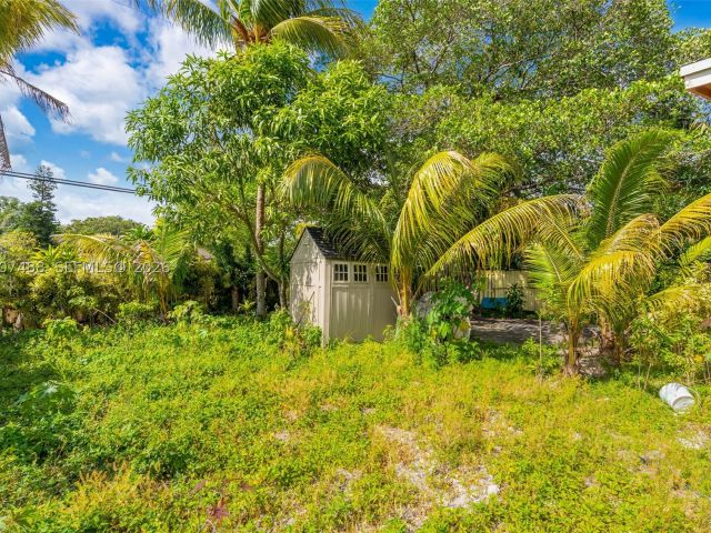 3-bedroom home for sale in North Miami - 1320 NE 135th St - MondialRealty