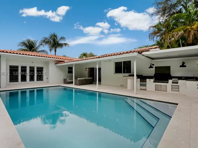 3-bedroom home for sale in Coral Gables - 426 Hardee Rd - MondialRealty