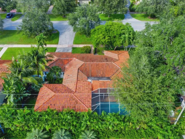 3-bedroom home for sale in Coral Gables - 426 Hardee Rd - MondialRealty