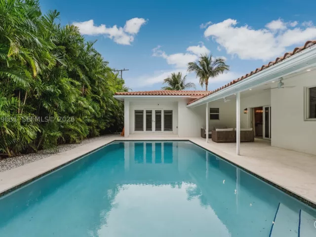 3-bedroom home for sale in Coral Gables - 426 Hardee Rd - MondialRealty