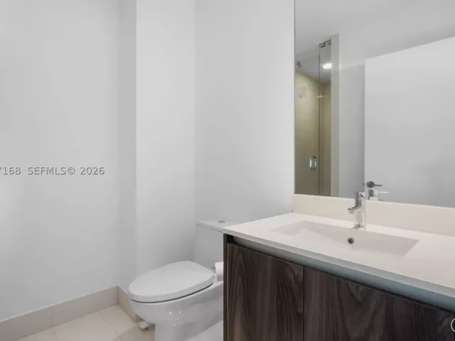 2-bedroom condo for sale in Miami - 480 NE 31st St 2405 - MondialRealty