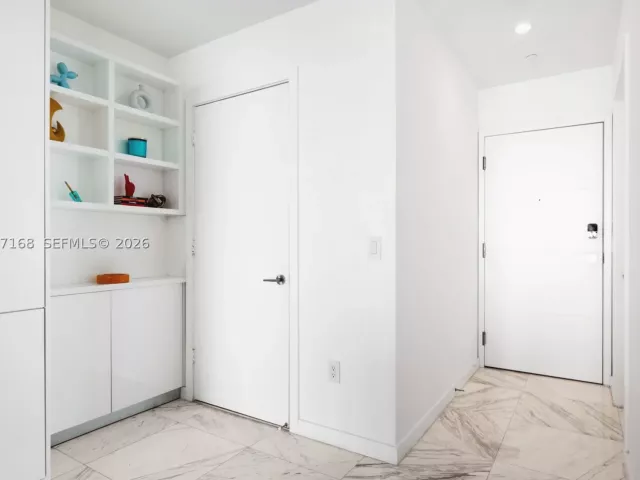 2-bedroom condo for sale in Miami - 480 NE 31st St 2405 - MondialRealty