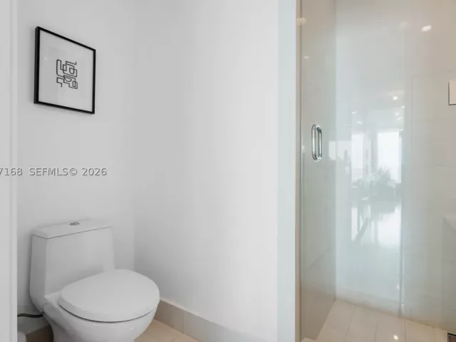 2-bedroom condo for sale in Miami - 480 NE 31st St 2405 - MondialRealty