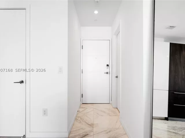 2-bedroom condo for sale in Miami - 480 NE 31st St 2405 - MondialRealty