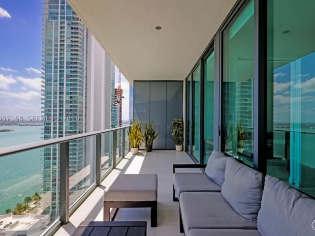 2-bedroom condo for sale in Miami - 480 NE 31st St 2405 - MondialRealty