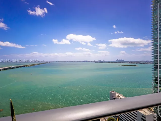 2-bedroom condo for sale in Miami - 480 NE 31st St 2405 - MondialRealty