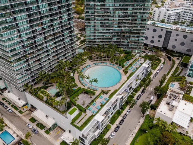 2-bedroom condo for sale in Miami - 480 NE 31st St 2405 - MondialRealty