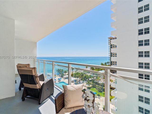 2-bedroom condo for sale in Hallandale Beach - 2030 S Ocean Dr 918 - MondialRealty