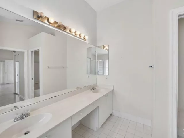 3-bedroom home for sale in Boca Raton - 10870 Old Bridgeport Lane - MondialRealty