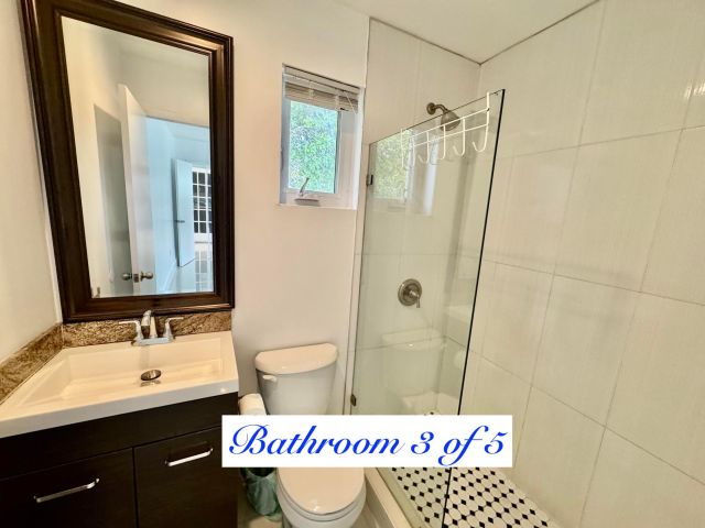 7-bedroom home for sale in North Miami Beach - 88 NE 154th Street - MondialRealty