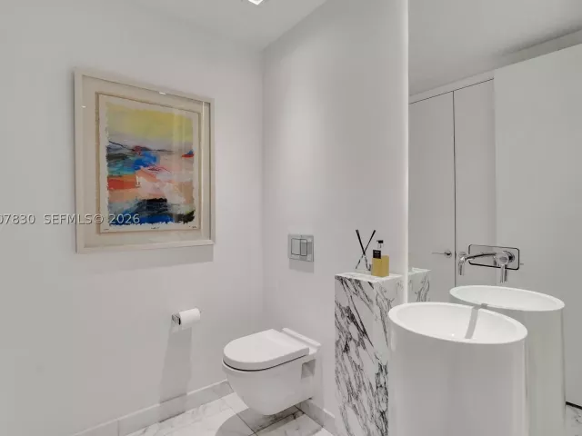 1-bedroom condo for sale in Bal Harbour - 10201 Collins Ave 404 - MondialRealty
