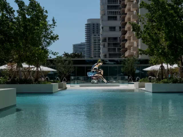 1-bedroom condo for sale in Bal Harbour - 10201 Collins Ave 404 - MondialRealty