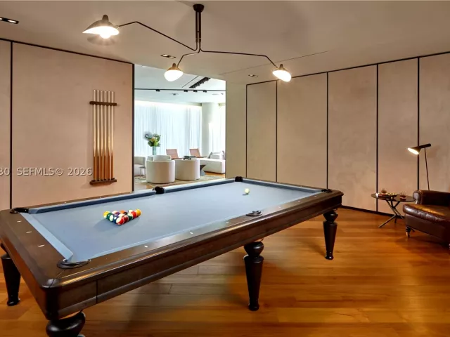 1-bedroom condo for sale in Bal Harbour - 10201 Collins Ave 404 - MondialRealty