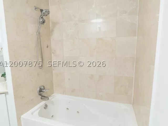 2-bedroom condo for rent in Miami Beach - 6515 Collins Ave 1609 - MondialRealty