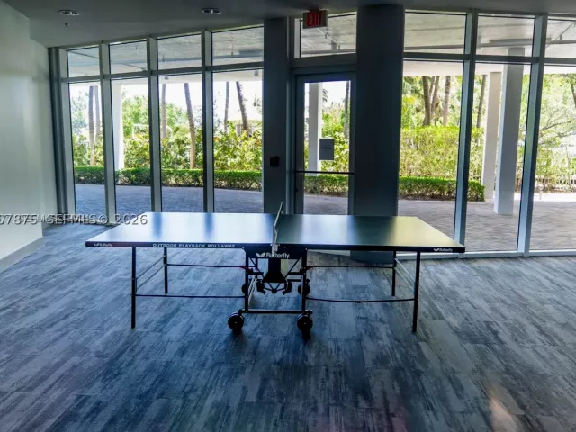 2-bedroom condo for rent in Miami Beach - 6515 Collins Ave 1609 - MondialRealty