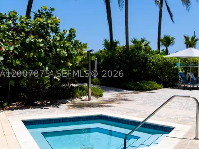 2-bedroom condo for rent in Miami Beach - 6515 Collins Ave 1609 - MondialRealty