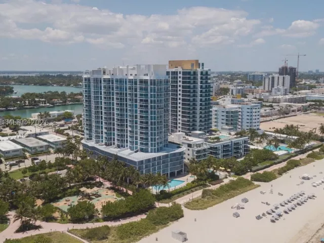 2-bedroom condo for rent in Miami Beach - 6515 Collins Ave 1609 - MondialRealty