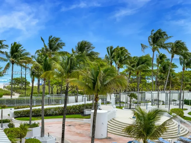 1-bedroom condo for sale in Bal Harbour - 10275 Collins Ave 315 - MondialRealty
