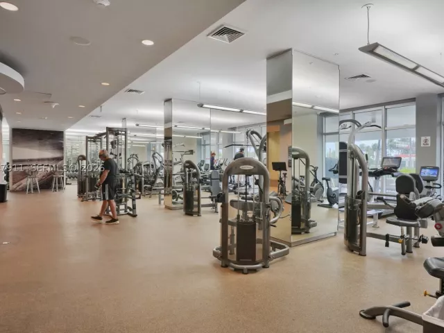 1-bedroom condo for sale in Bal Harbour - 10275 Collins Ave 315 - MondialRealty
