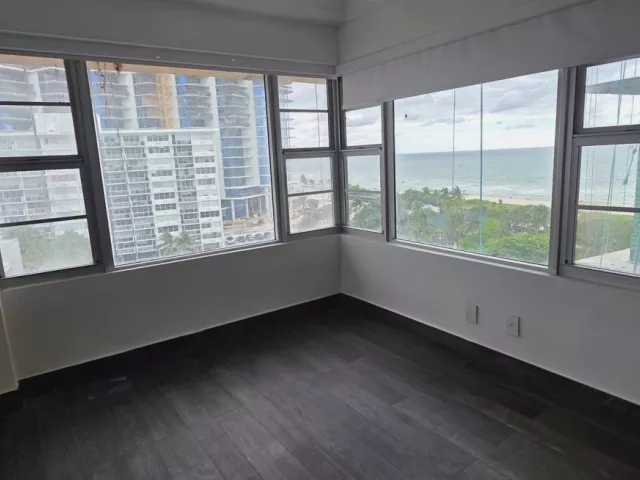 1-bedroom condo for rent in Miami Beach - 5255 Collins Ave 7G - MondialRealty