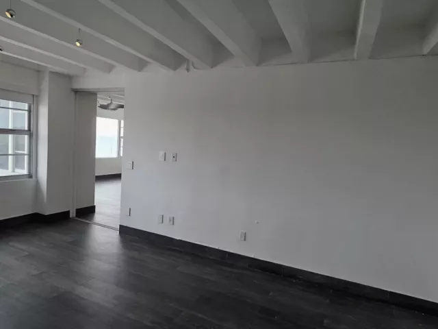 1-bedroom condo for rent in Miami Beach - 5255 Collins Ave 7G - MondialRealty