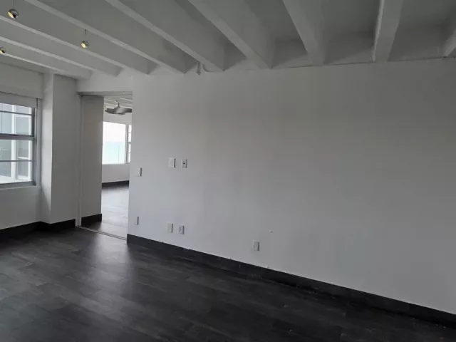 1-bedroom condo for rent in Miami Beach - 5255 Collins Ave 7G - MondialRealty